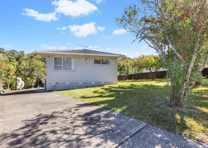  at 5 Embassy Place, Glenfield, North Shore City, Auckland