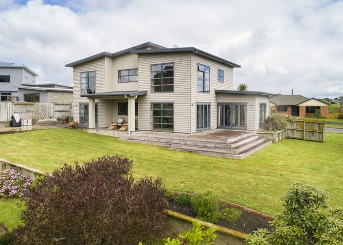  at 76 Cashmere Drive, Fitzherbert, Palmerston North
