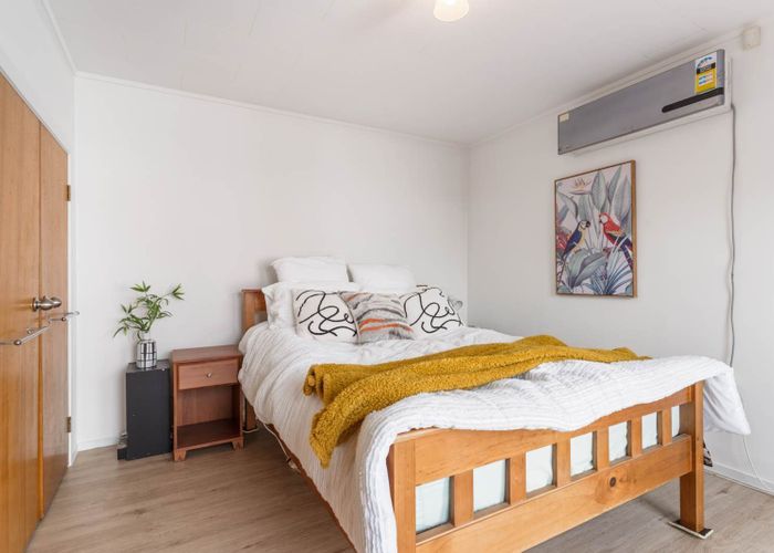  at 1/50 Casuarina Road, Half Moon Bay, Manukau City, Auckland