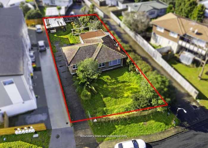  at 13 Blenheim Street, Glenfield, North Shore City, Auckland