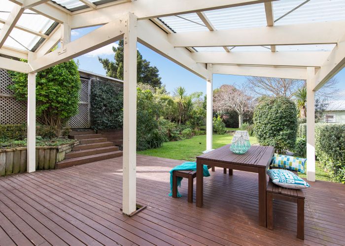  at 7 Bungalow Avenue, Point Chevalier, Auckland