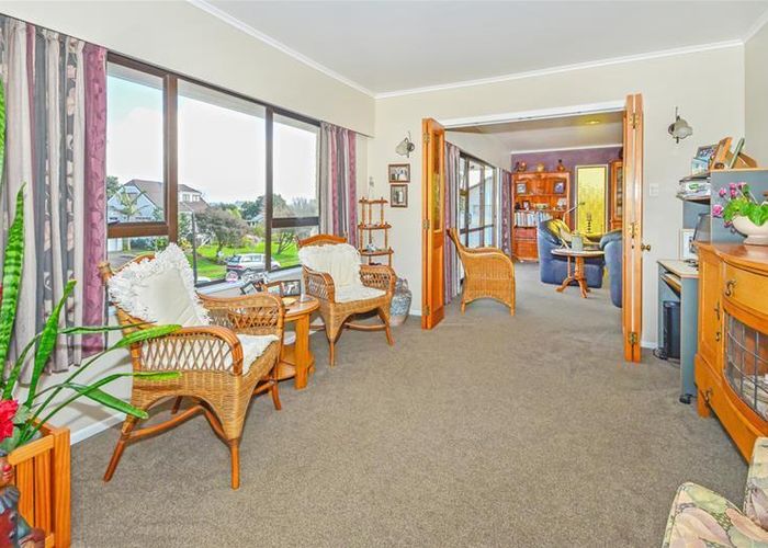 at 4 Sheralee Place, Bucklands Beach, Auckland