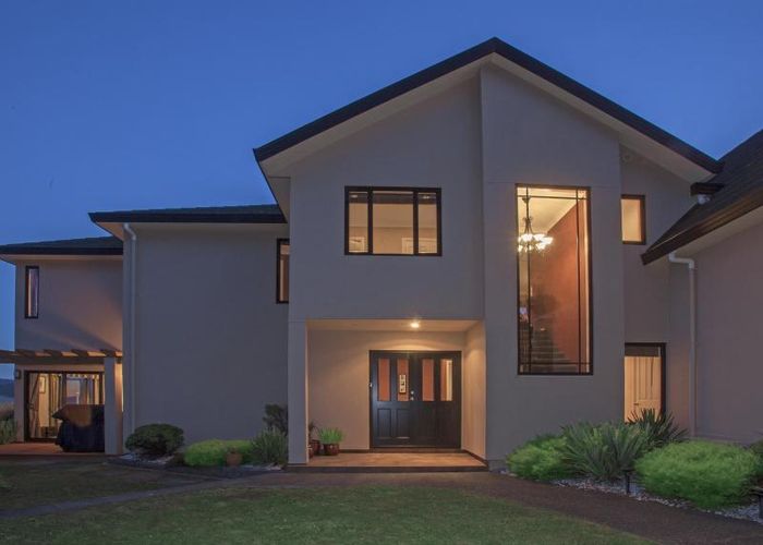  at 40 Arahiwi Grove, Tirohanga, Lower Hutt