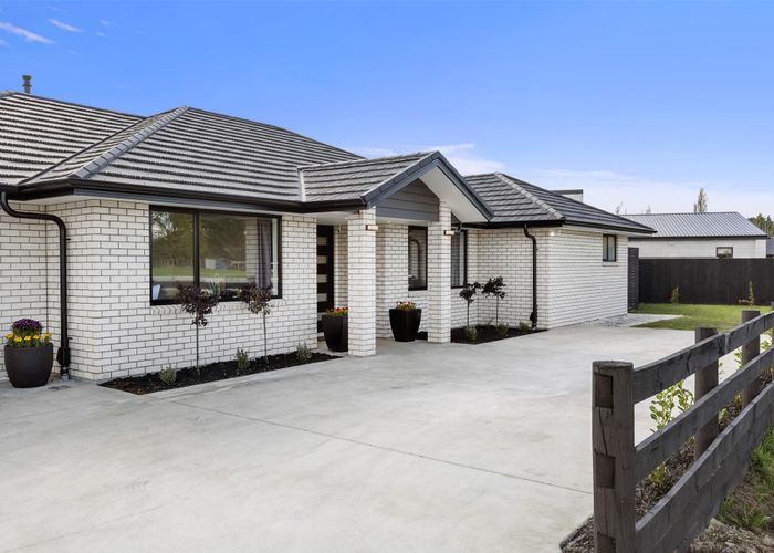 Recently sold 8 East Ridge Grove, Newstead, Hamilton homes.co.nz
