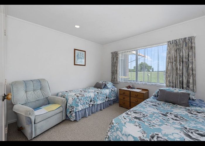  at 52 Forth Crescent, Glenview, Hamilton