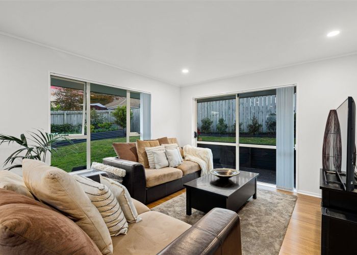  at 15 Cretian Crescent, Henderson, Auckland