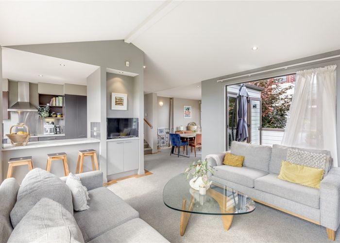  at 135 Wiseley Road, West Harbour, Auckland