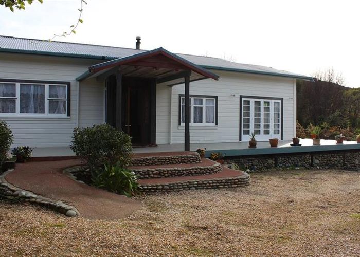  at 183 Wharariki Road, Puponga