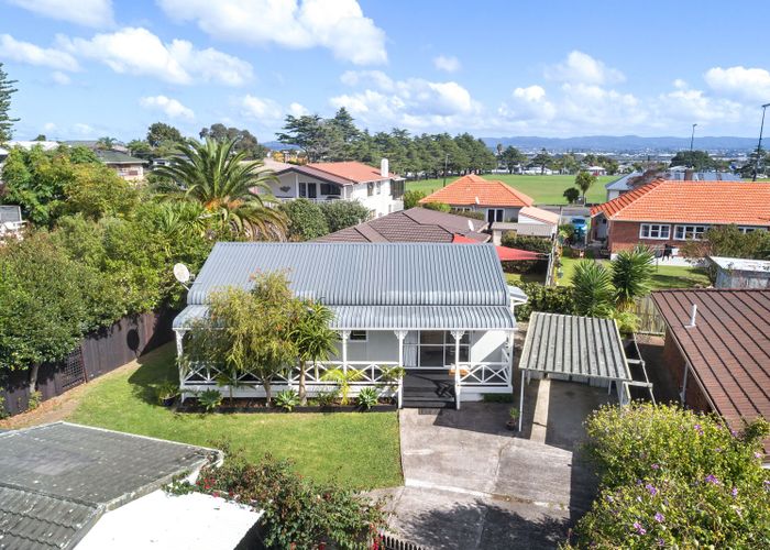  at 202 Point Chevalier Road, Point Chevalier, Auckland