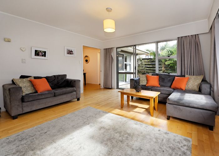  at 2/106 Colwill Road, Massey, Auckland