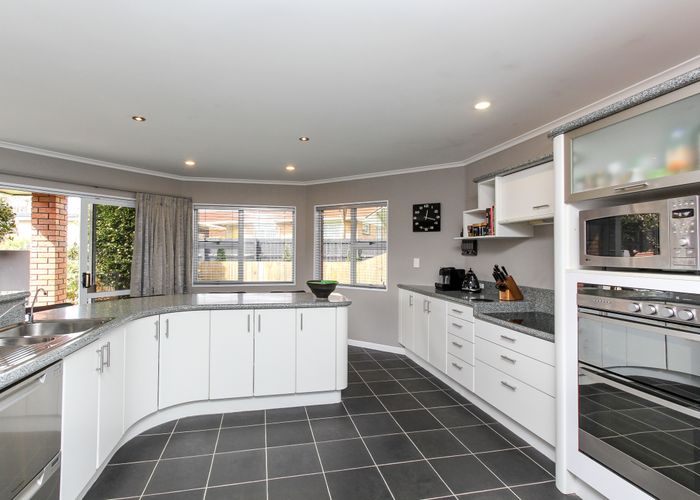  at 76 Branch Road, Highlands Park, New Plymouth