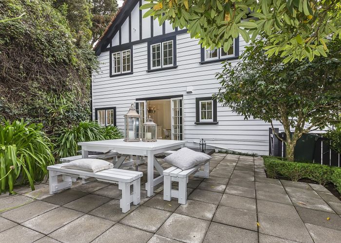  at 2 Cluny Avenue, Kelburn, Wellington