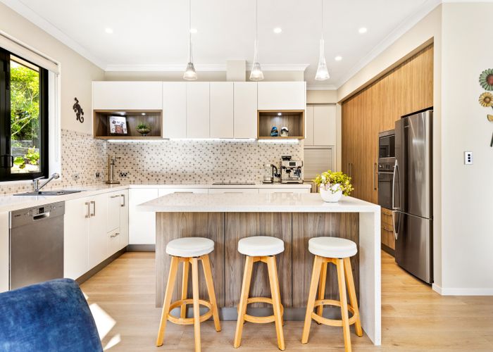  at 4 Foothills Lane, Glen Eden, Auckland