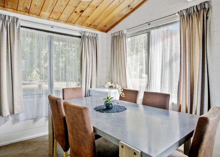  at 5 Brunette Drive, Acacia Bay, Taupo