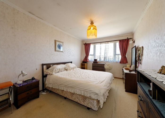  at 10 Springside Place, New Lynn, Auckland