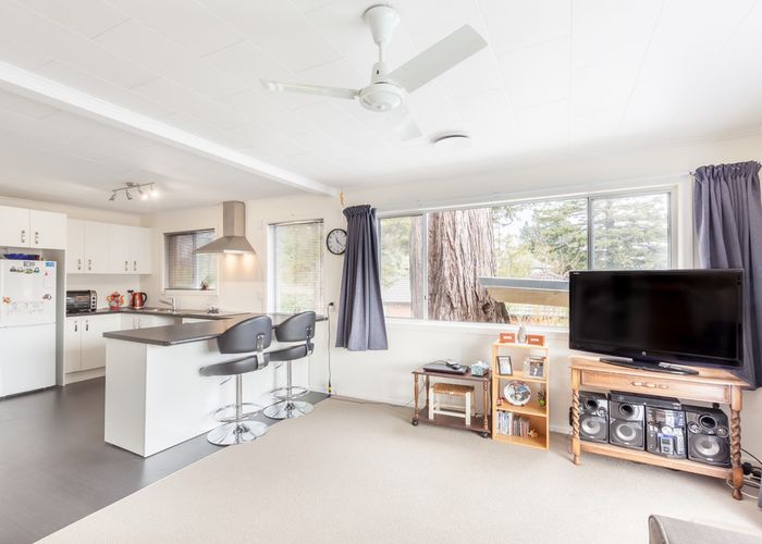  at 1/16 Hillside Drive, Maoribank, Upper Hutt