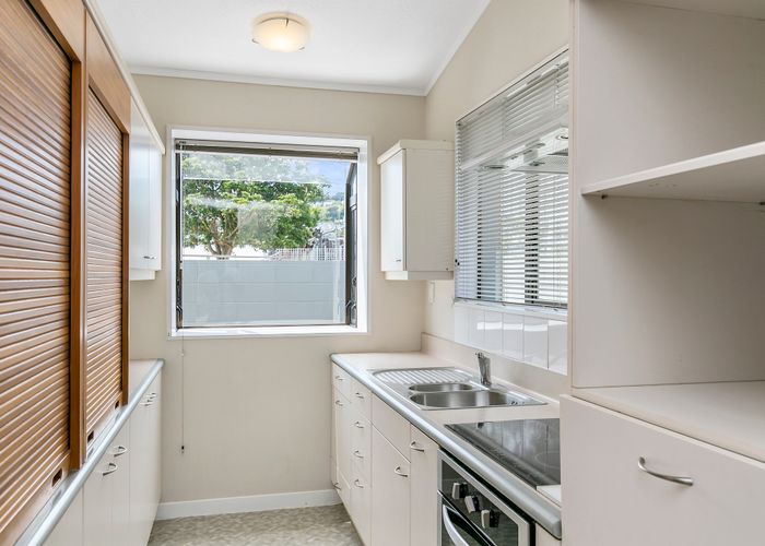  at 22/4 Dr Taylor Terrace, Johnsonville, Wellington