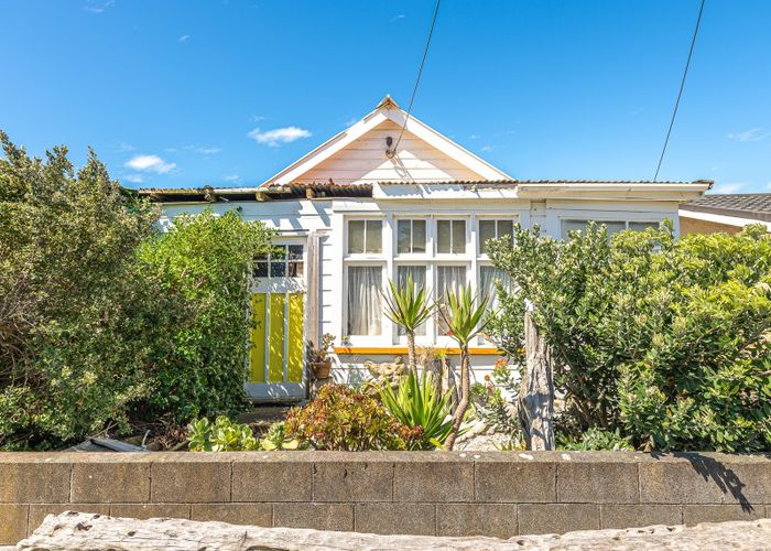  at 7 Seafront Road, Castlecliff, Whanganui