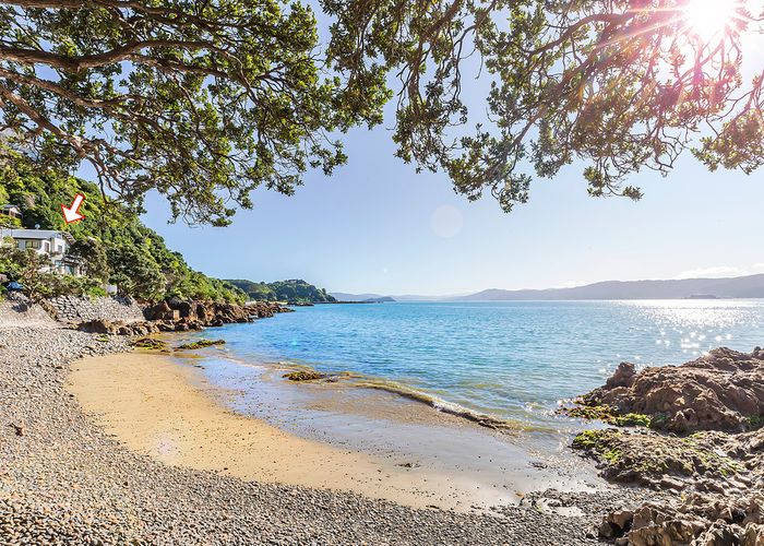  at 423 Karaka Bay Road, Karaka Bays, Wellington