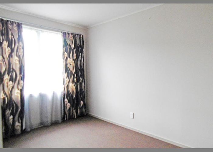  at 25 Dellwood Avenue, Henderson, Auckland