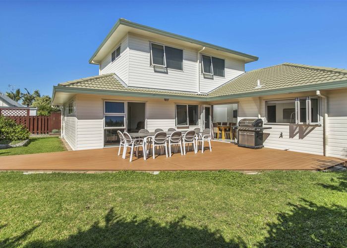  at 15 Fremantle Place, Pakuranga Heights, Auckland