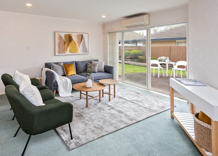  at 2/1 Ambleside Drive, Northpark, Auckland
