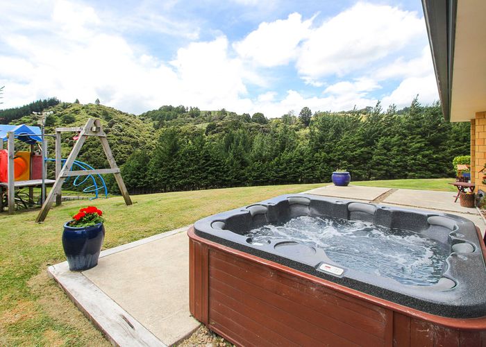  at 32 Cameron Way, Makarau, Warkworth