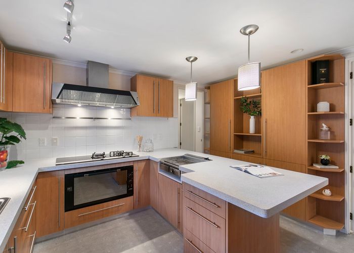  at 10 Kalgan Place, Burswood, Auckland