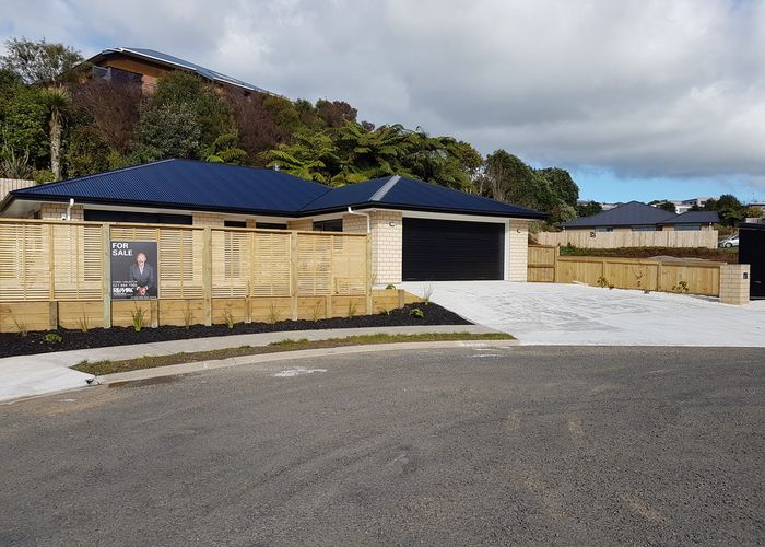  at 10 Frederick Place, Whalers Gate, New Plymouth
