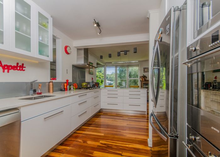  at 9 Titoki Avenue, Mangere Bridge, Auckland