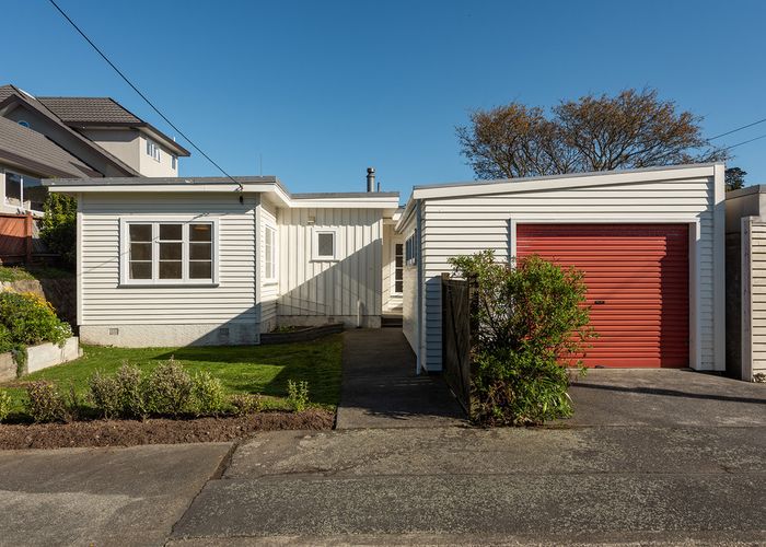  at 6 Te Whiti Grove, Korokoro, Lower Hutt