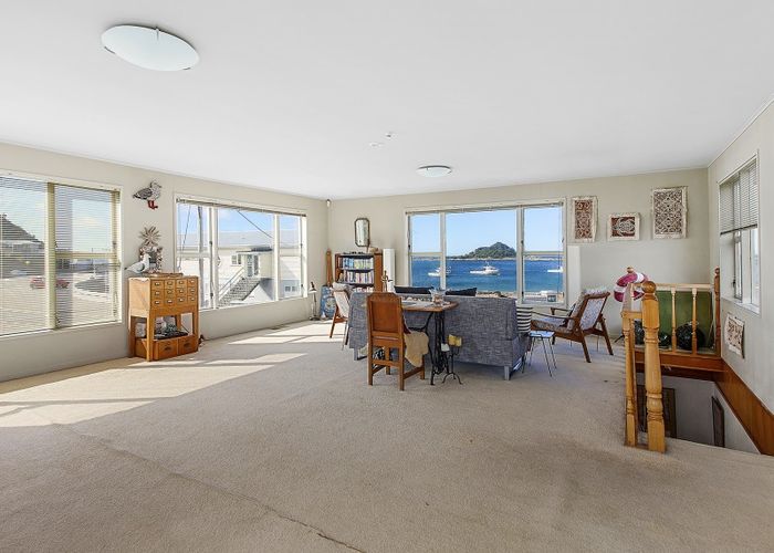  at 250 The Esplanade, Island Bay, Wellington
