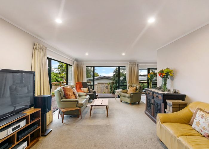  at 2/68 St Johns Road, Meadowbank, Auckland