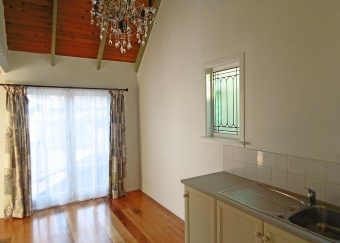  at 1/40 Killarney Avenue, Torbay, Auckland
