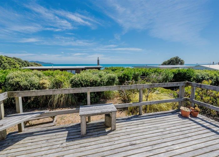  at 6 Stonewall Grove, Waikanae Beach, Waikanae