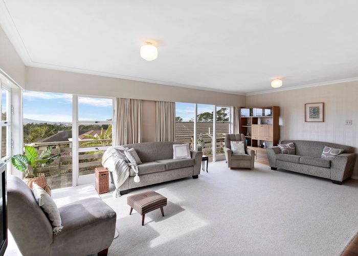  at 8 Waratah Street, Birkenhead, Auckland