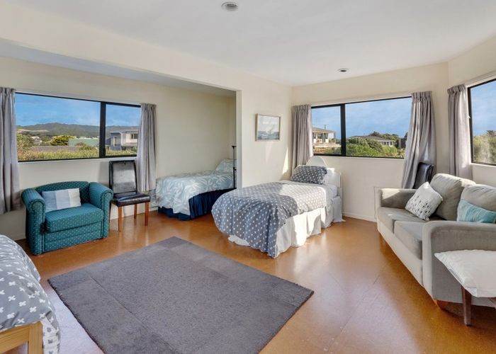  at 17 Oratia Street, Waikanae Beach, Waikanae