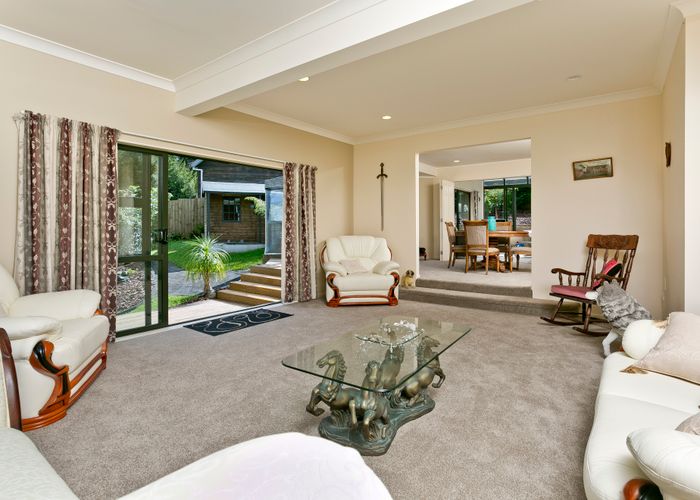  at 9 Hobson Heights Road, Lucas Heights, Auckland