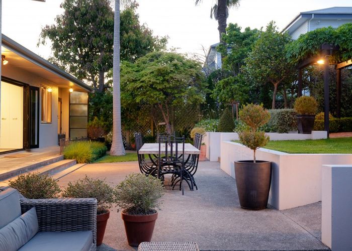  at 3 Cameron Terrace, Bluff Hill, Napier