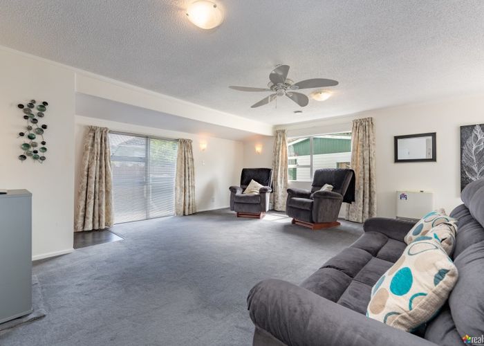  at 11A Mangaroa Hill Road, Maoribank, Upper Hutt