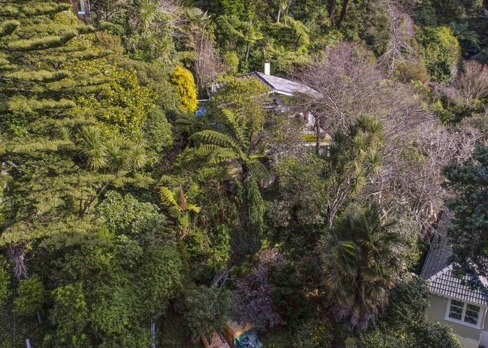  at 8 Huia Road, Days Bay, Lower Hutt