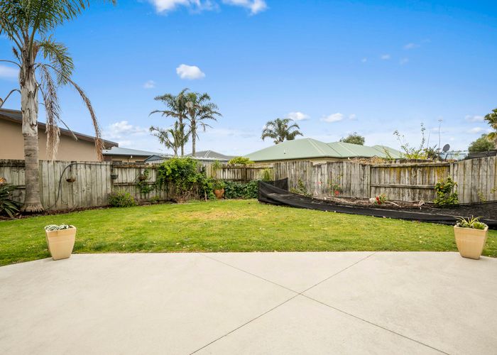  at 18 Madeleine Terrace, Papamoa Beach, Papamoa