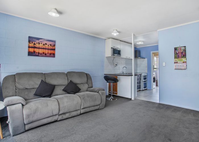  at 4/22 Longford Street, Mount Wellington, Auckland
