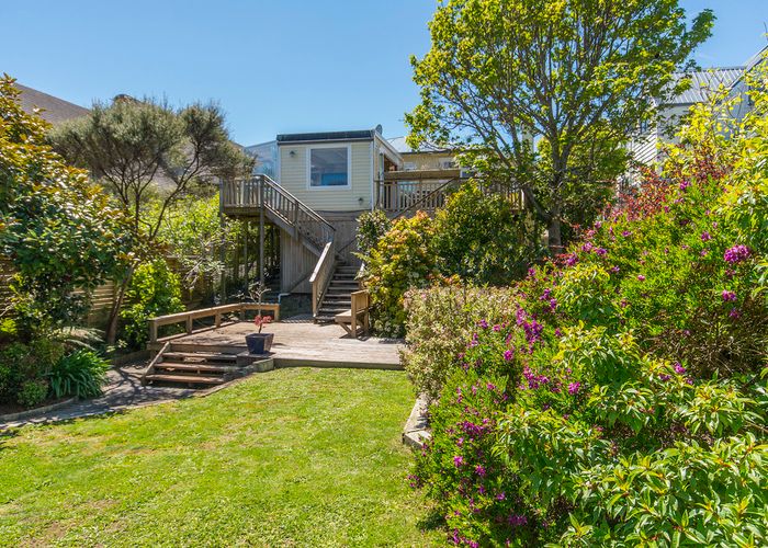  at 10 Lochiel Road, Khandallah, Wellington