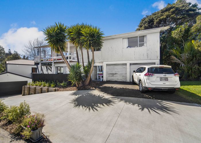  at 25 Domain Road, Glenfield, Auckland