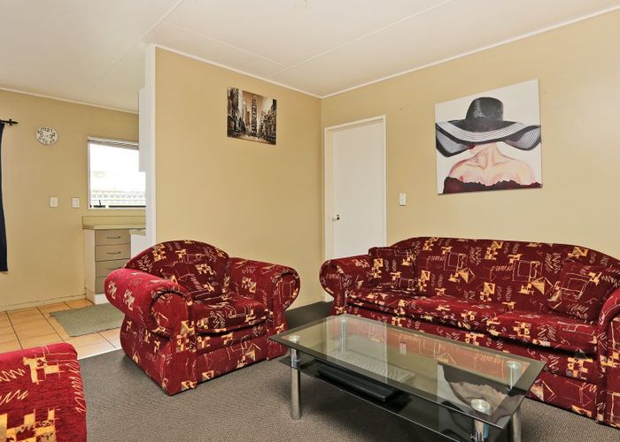  at 200A Grove RD, Mayfair, Haumoana