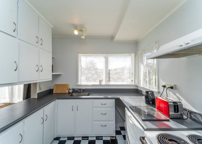  at 15 Hardie Grove, Featherston