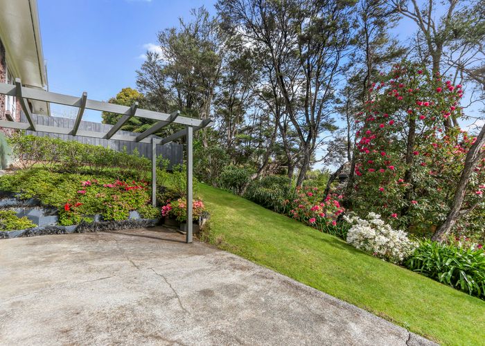  at 83 Woodfern Crescent, Titirangi, Auckland