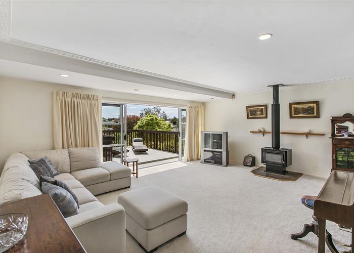 at 9 Mount Carmel Place, Meadowbank, Auckland