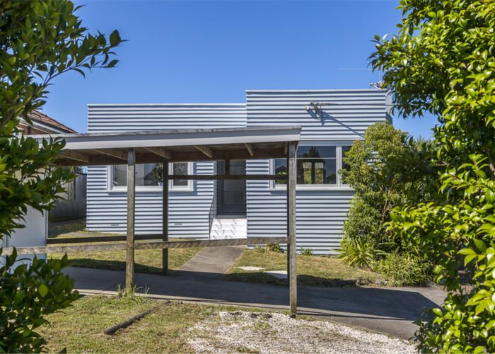  at 10 CORONATION ST, Belmont, Auckland